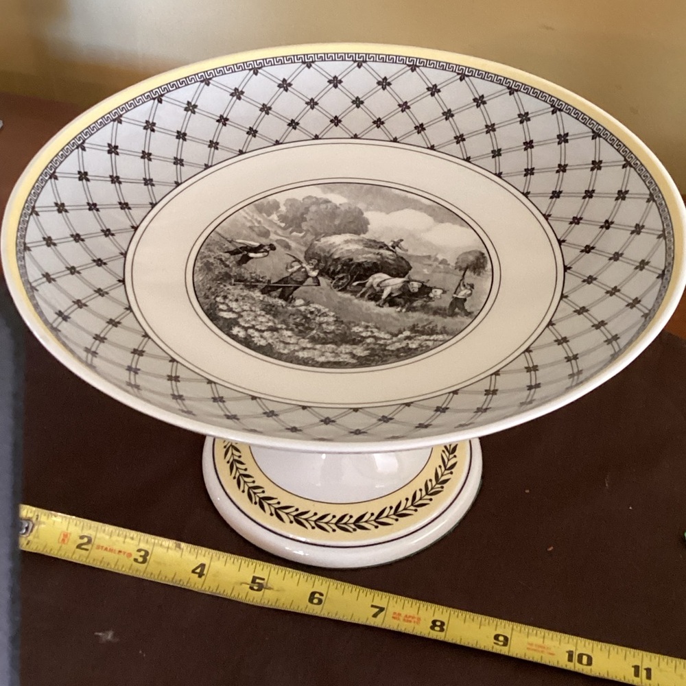 Villeroy & Boch Black and White Pedestal Cake Stand